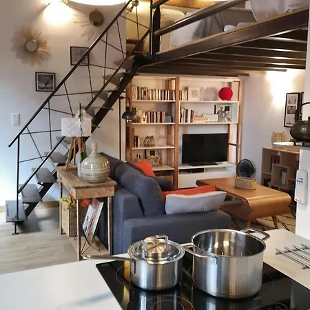 Apartman Authentic Loft With Mezzanine & Exposed Stones Heart Of *